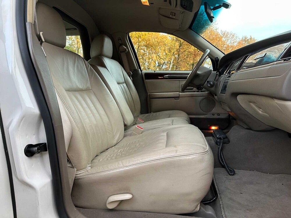 Lincoln Town Car 4,6 V8 Signature (Limousine) 204 PS 2003, 62-NG-XN Youngtimer