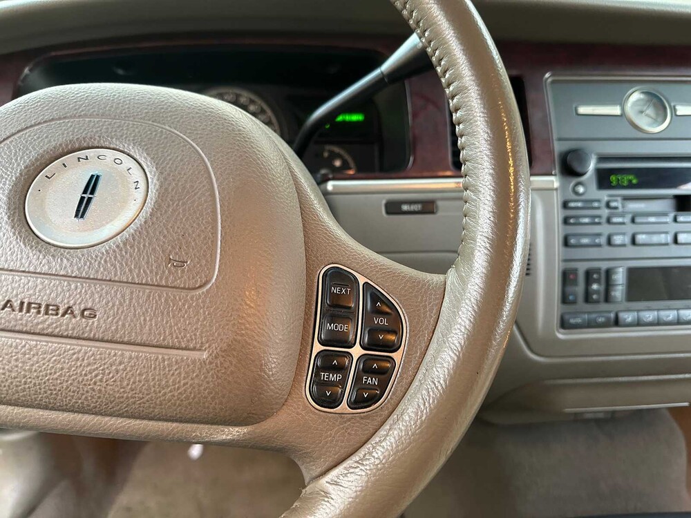 Lincoln Town Car 4,6 V8 Signature (Limousine) 204 PS 2003, 62-NG-XN Youngtimer