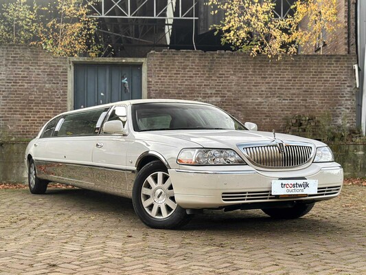 Lincoln Town Car 4.6 V8 Signature (Limousine) 204pk 2003, 62-NG-XN Youngtimer