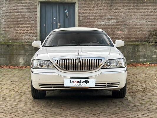 Lincoln Town Car 4.6 V8 Signature (Limousine) 204pk 2003, 62-NG-XN Youngtimer