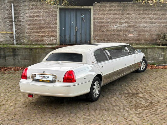 Lincoln Town Car 4.6 V8 Signature (Limousine) 204pk 2003, 62-NG-XN Youngtimer