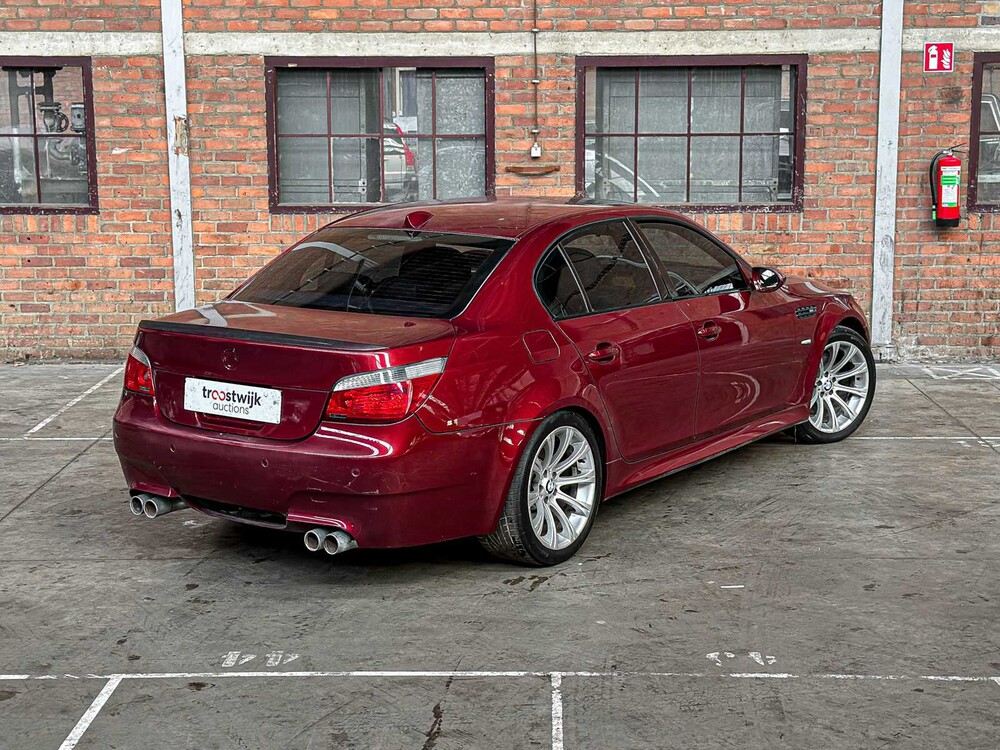 BMW M5 5,0 V10 E60 500 PS 2006 5er