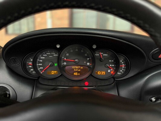 Porsche 911 Carrera Cabriolet 3.6 996 320pk 2003 Youngtimer -Handgeschakeld-