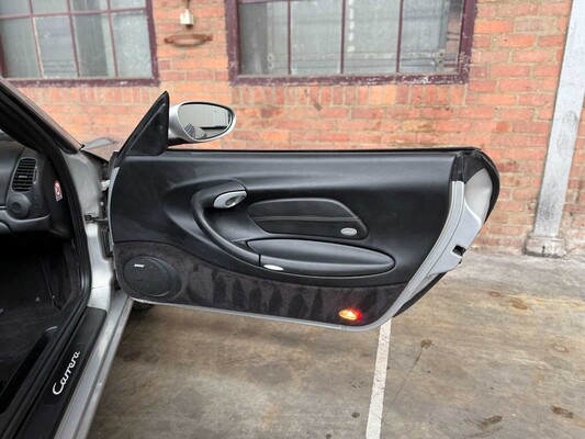 Porsche 911 Carrera Cabriolet 3.6 996 320pk 2003 Youngtimer -Handgeschakeld-