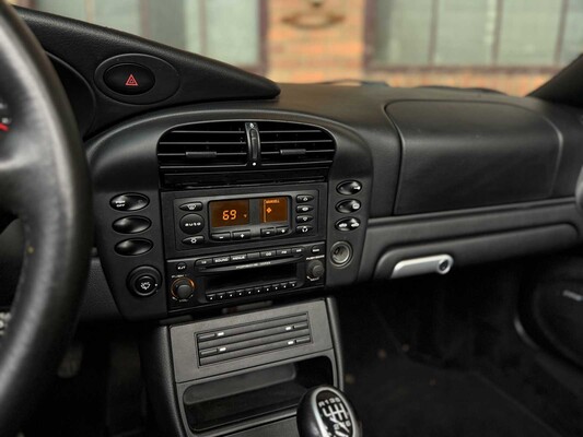 Porsche 911 Carrera Cabriolet 3.6 996 320pk 2003 Youngtimer -Handgeschakeld-