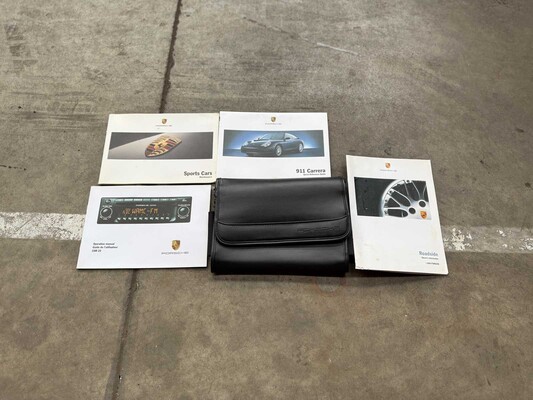 Porsche 911 Carrera Cabriolet 3.6 996 320pk 2003 Youngtimer -Handgeschakeld-