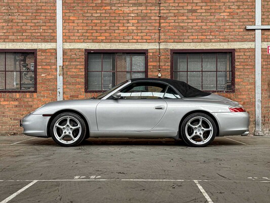 Porsche 911 Carrera Cabriolet 3.6 996 320pk 2003 Youngtimer -Handgeschakeld-