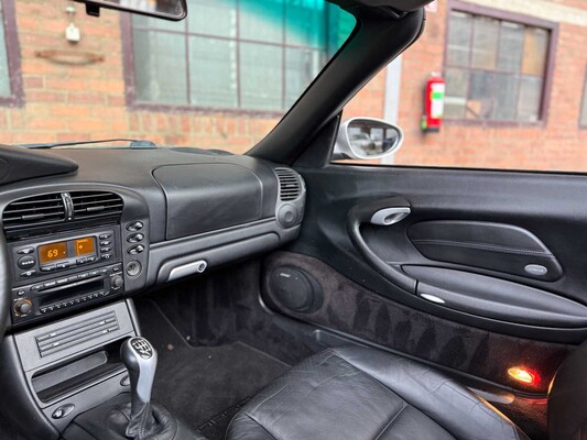 Porsche 911 Carrera Cabriolet 3.6 996 320pk 2003 Youngtimer -Handgeschakeld-