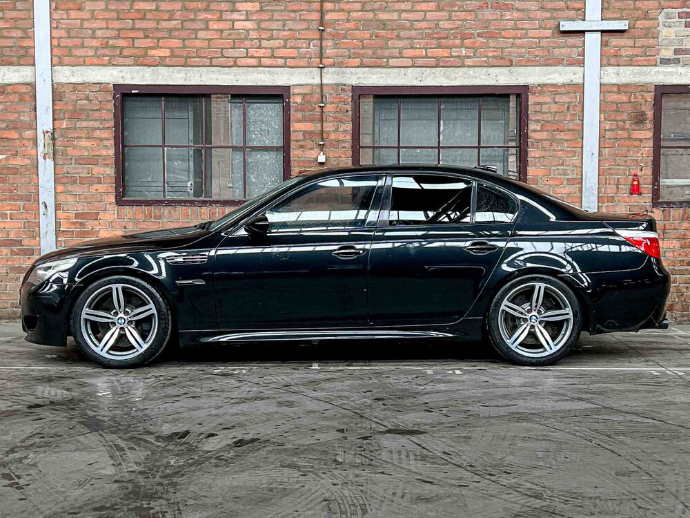 BMW M5 5.0 V10 E60 507 PS 2008 5er YOUNGTIMER