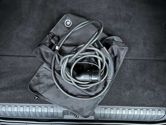 Land Rover Range Rover Sport P400e Limited Editon 300PK 2022 (Origineel-NL + 1e Eigenaar), N-694-VK