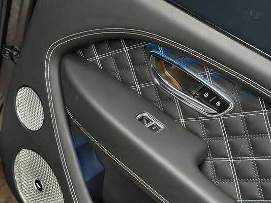 Bentley Bentayga 4.0 V8 First-Edition 550pk 2021