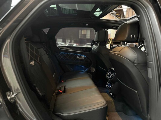 Bentley Bentayga 4.0 V8 First-Edition 550pk 2021