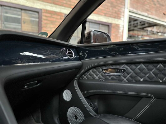 Bentley Bentayga 4.0 V8 First-Edition 550pk 2021