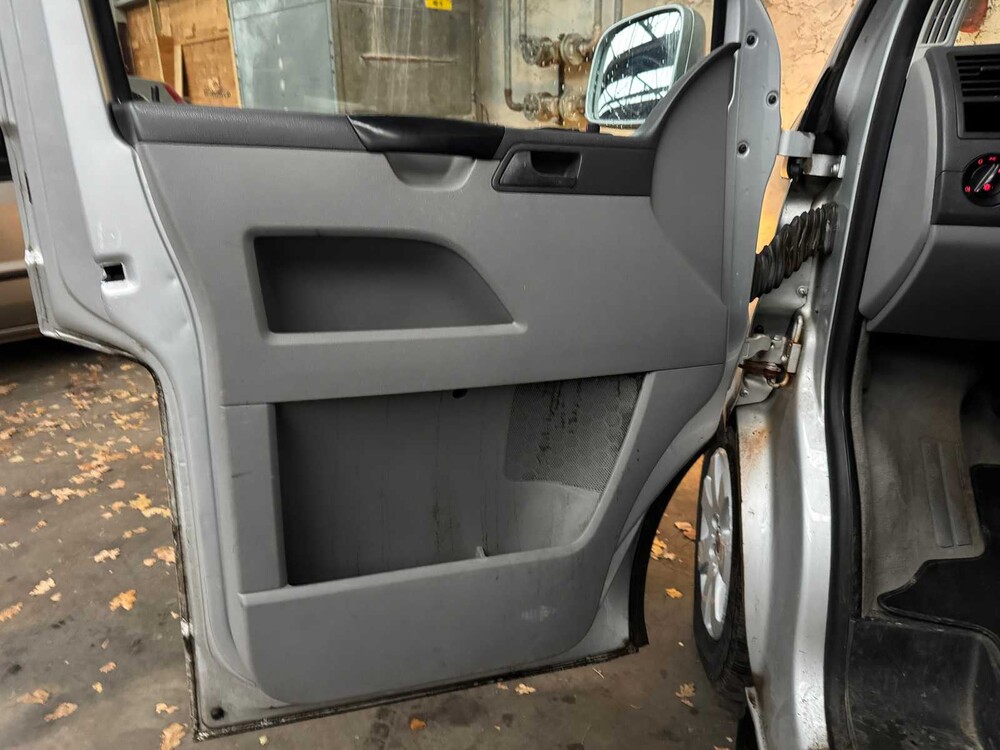 Volkswagen Transporter 2.5 TDI 300 131 PS 2005 Doppelkabine, 65-VXT-4