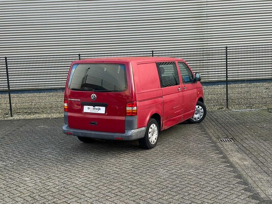 Volkswagen Transporter 2.5 TDI 300 131pk 2005, 65-VXT-4