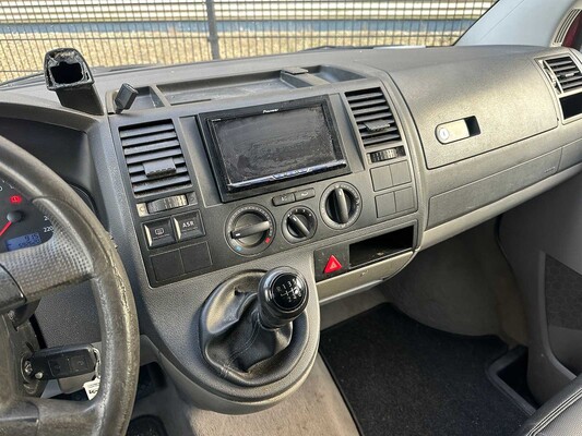 Volkswagen Transporter 2.5 TDI 300 131pk 2005, 65-VXT-4