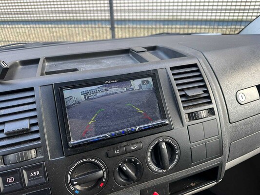 Volkswagen Transporter 2.5 TDI 300 131pk 2005, 65-VXT-4