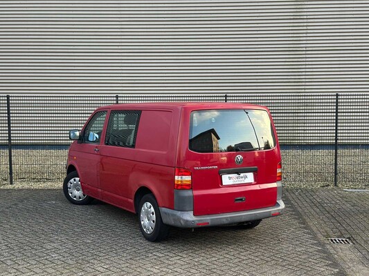 Volkswagen Transporter 2.5 TDI 300 131pk 2005, 65-VXT-4
