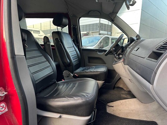 Volkswagen Transporter 2.5 TDI 300 131pk 2005, 65-VXT-4
