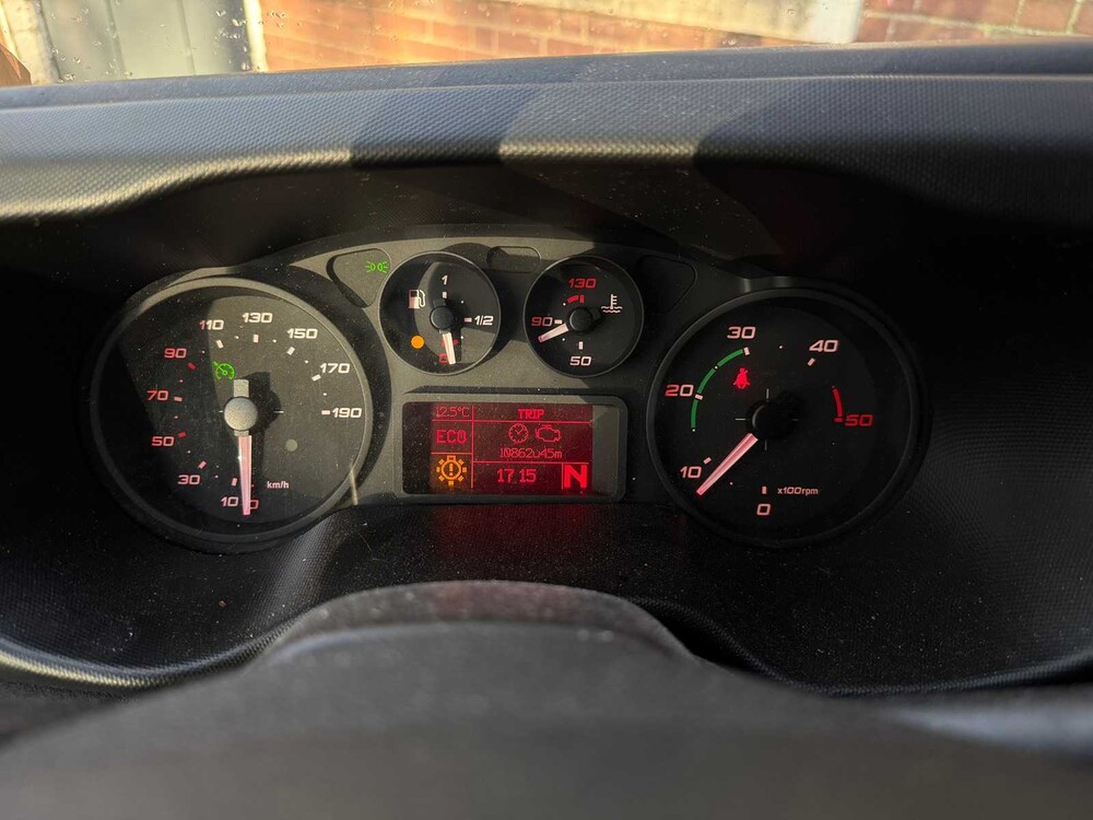 Iveco Daily 40C17 3.0 375 170 PS 2016, VS-281-H