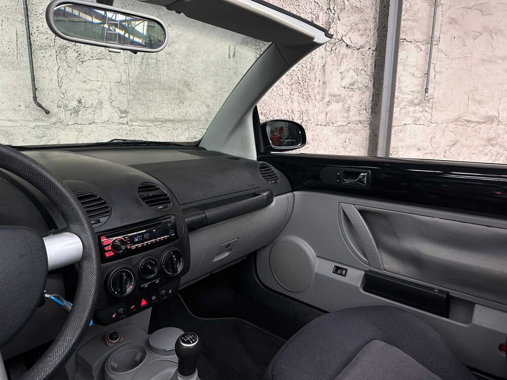 Volkswagen Neuer Käfer Cabriolet 1,4 Turin 75 PS 2003, TH-271-J