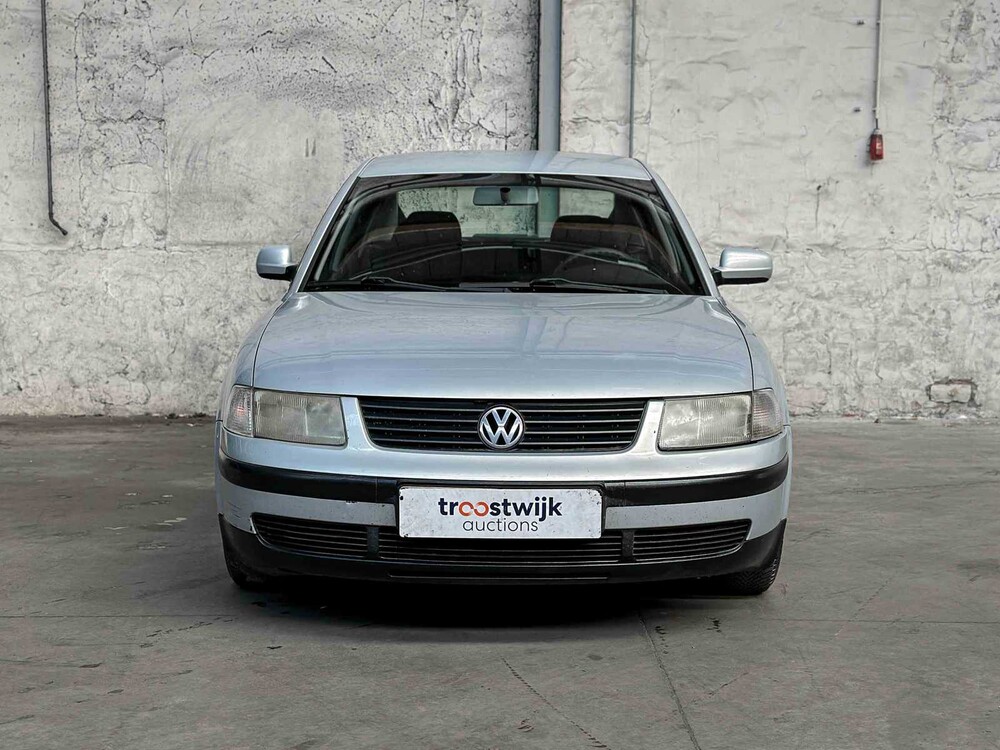 Volkswagen Passat 1,9 TDI Trendline 90 PS 2000, 06-FD-FF