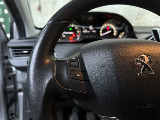 Peugeot 208 1.2 PureTech Allure 82 PS 2017, RL-064-L