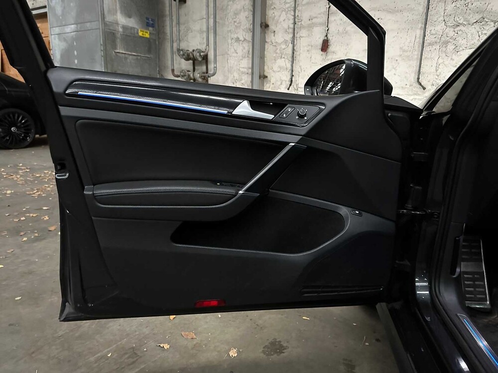 Volkswagen Golf GTE 1.4 TSI 150 PS 2015, 9-ZVB-02