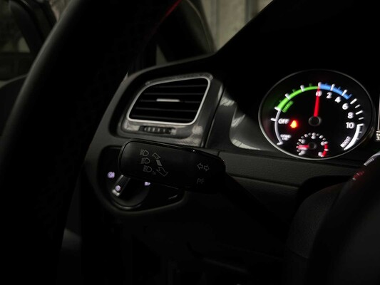 Volkswagen Golf GTE 1.4 TSI 150 PS 2015, 9-ZVB-02