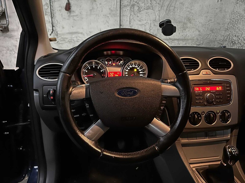 Ford Focus Kombi 1,6 Comfort 101 PS 2012, 01-SZV-4