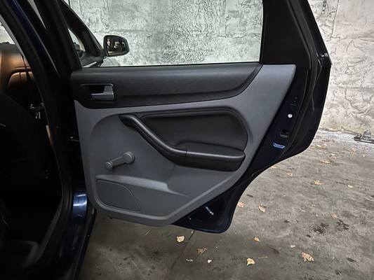 Ford Focus Kombi 1,6 Comfort 101 PS 2012, 01-SZV-4