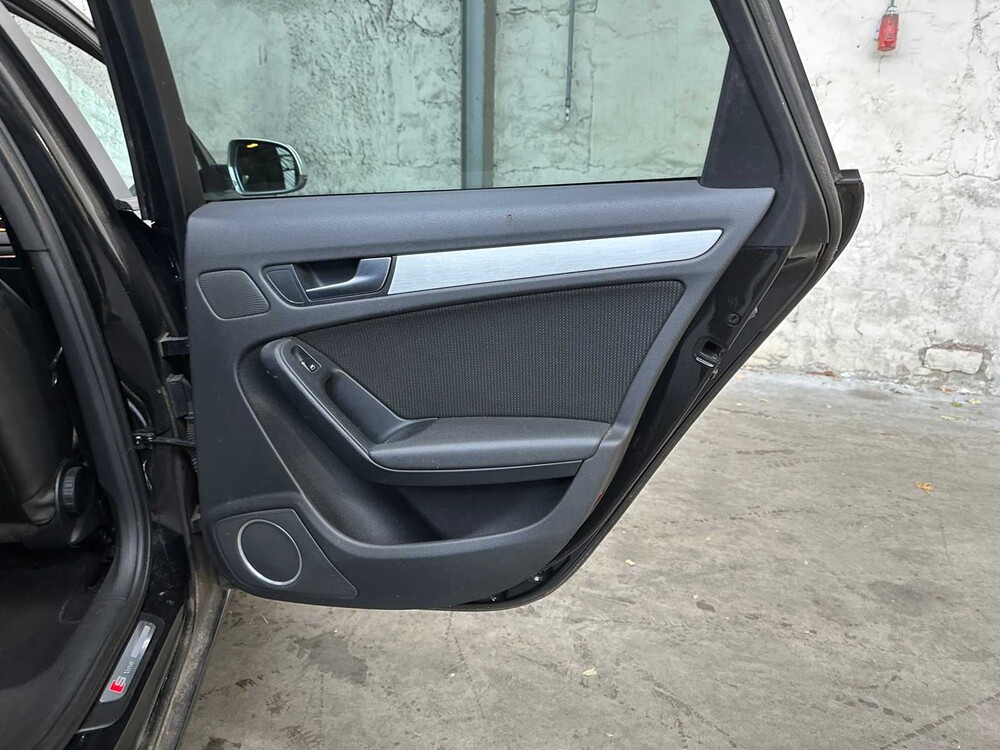 Audi A4 Limousine 2.0 TFSI quattro Pro Line S 211 PS 2010 (Org-NL), 77-LXF-2