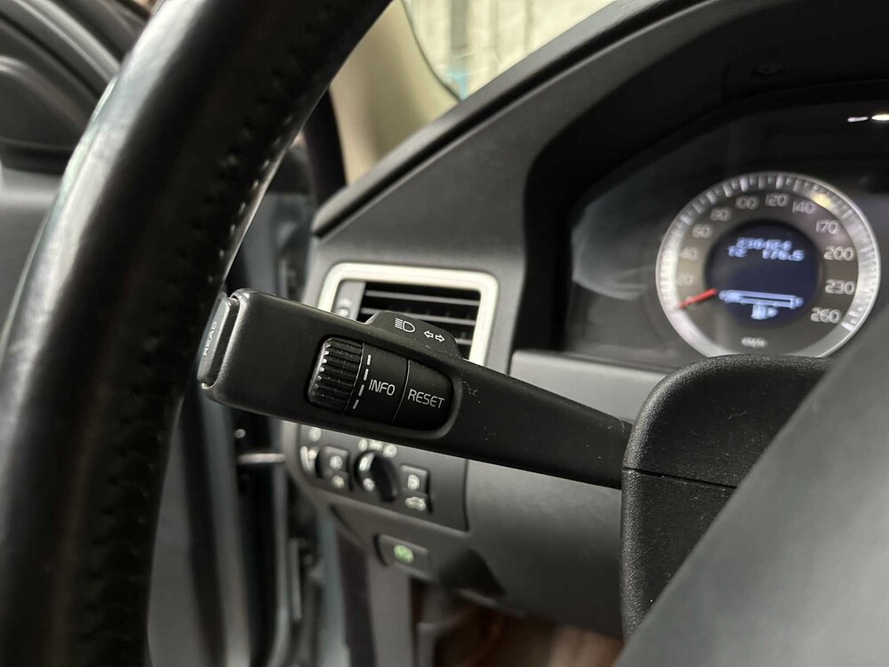 Volvo V70 3,0 T6 Allradantrieb Summum 286 PS 2008, JNJ-06-P