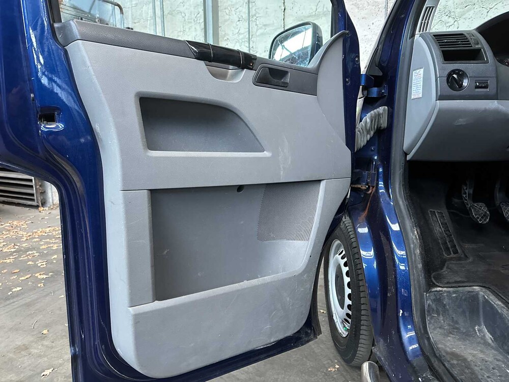 Volkswagen Transporter 2.5 TDI 340 L2H1 -Long- 131HP 2007, 81-VGK-3