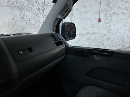Volkswagen Transporter 2.5 TDI 340 4M MHD 131PK 2007, 81-VGK-3