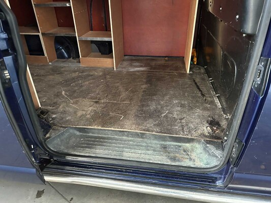 Volkswagen Transporter 2.5 TDI 340 4M MHD 131PK 2007, 81-VGK-3