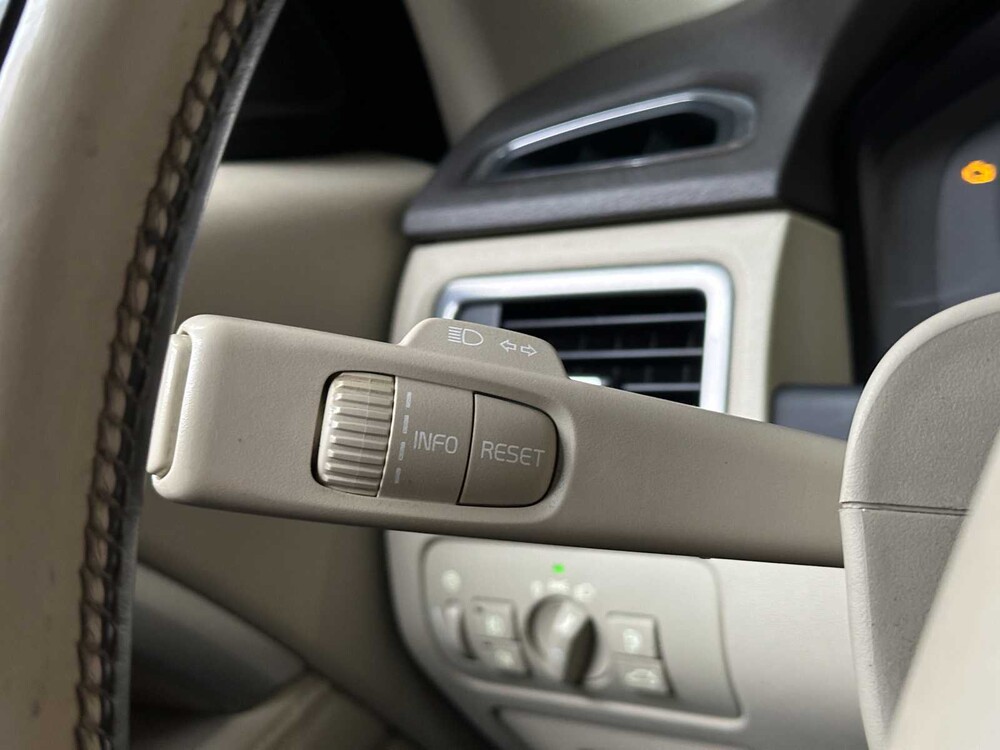 Volvo V70 1.6 T4 Lim. Edition 179HP 20011, 42-RRK-6