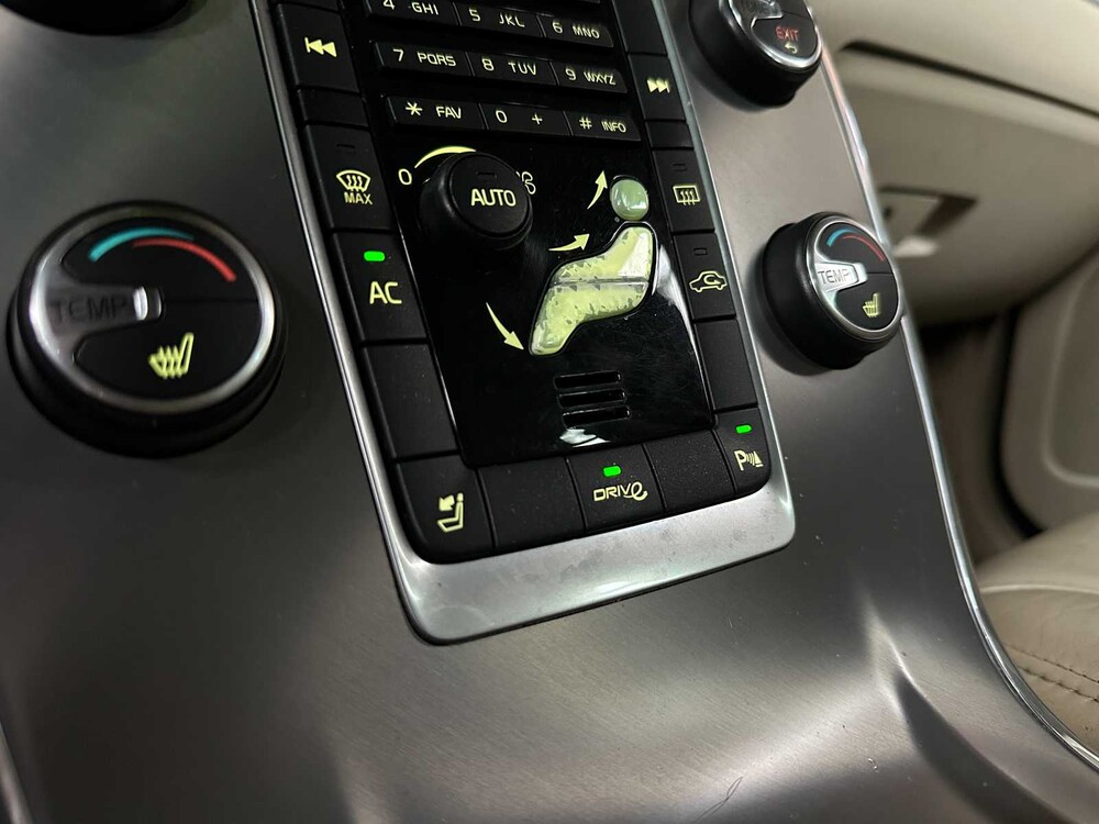 Volvo V70 1.6 T4 Lim. Edition 179HP 20011, 42-RRK-6