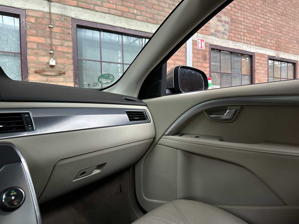 Volvo V70 1.6 T4 Lim. Edition 179HP 20011, 42-RRK-6