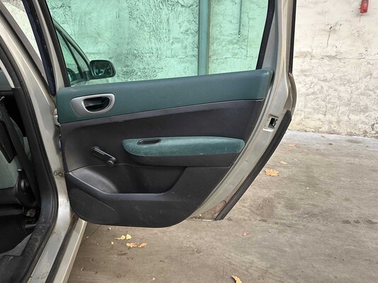 Peugeot 307 SW 1.6 16V 109pk 2003, 98-NL-HN