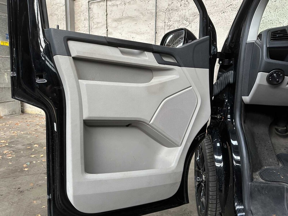 Volkswagen Transporter 2.0 TDI L2H1 204HP DSG -Automatic- 2018, VLF-25-X