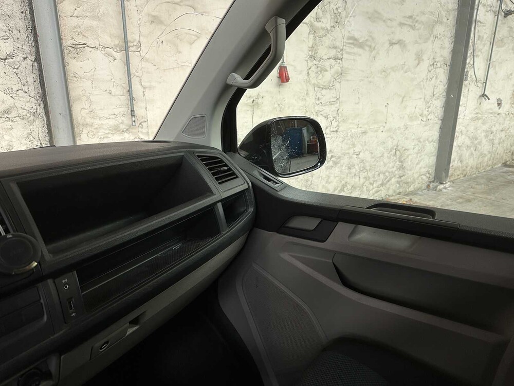 Volkswagen Transporter 2.0 TDI L2H1 204HP DSG -Automatic- 2018, VLF-25-X