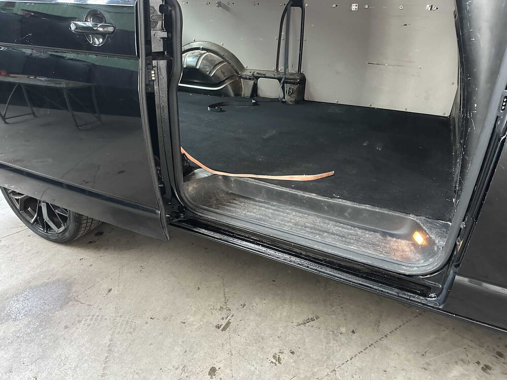 Volkswagen Transporter 2.0 TDI L2H1 204HP DSG -Automatic- 2018, VLF-25-X