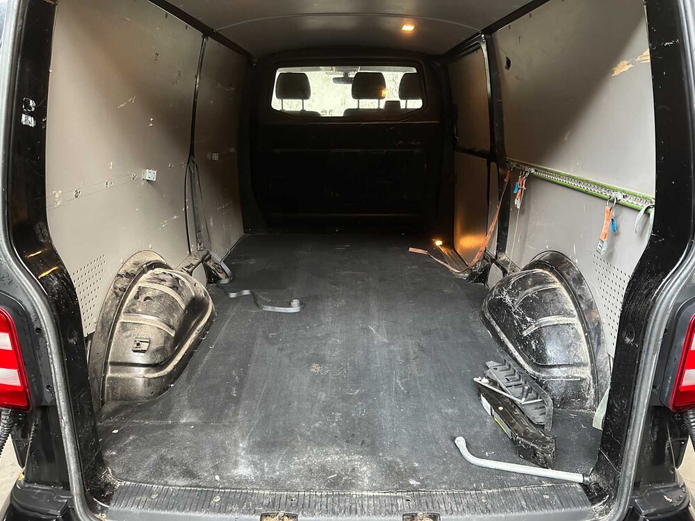 Volkswagen Transporter 2.0 TDI L2H1 204HP DSG -Automatic- 2018, VLF-25-X