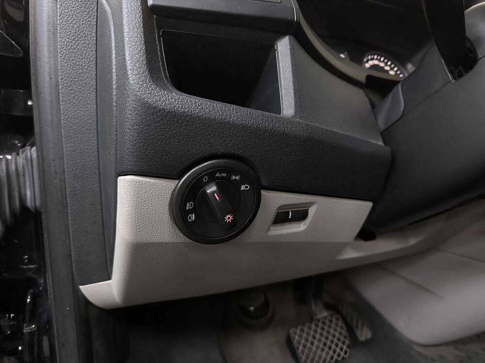 Volkswagen Transporter 2.0 TDI L2H1 204HP DSG -Automatic- 2018, VLF-25-X