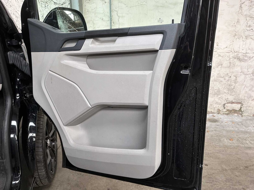 Volkswagen Transporter 2.0 TDI L2H1 204HP DSG -Automatic- 2018, VLF-25-X