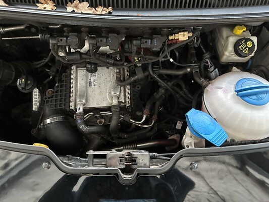 Volkswagen Transporter 2.0 TDI L2H1 204PK 2018, VLF-25-X