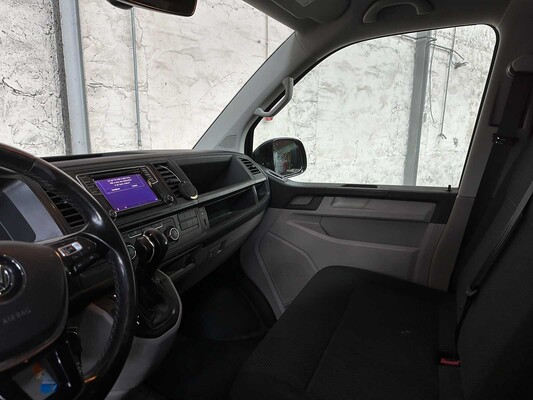 Volkswagen Transporter 2.0 TDI L2H1 204HP DSG -Automatic- 2018, VLF-25-X