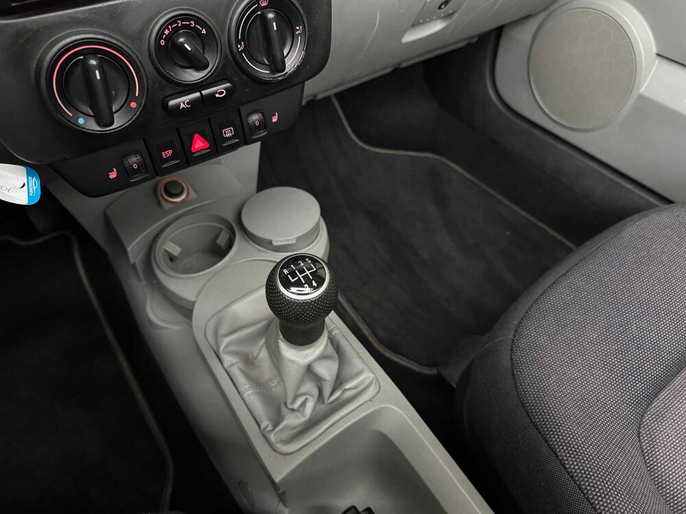 Volkswagen New Beetle Cabriolet 1.4 Turin 75hp 2003, TH-271-J