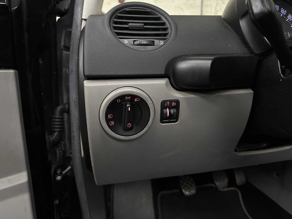 Volkswagen New Beetle Cabriolet 1.4 Turin 75hp 2003, TH-271-J